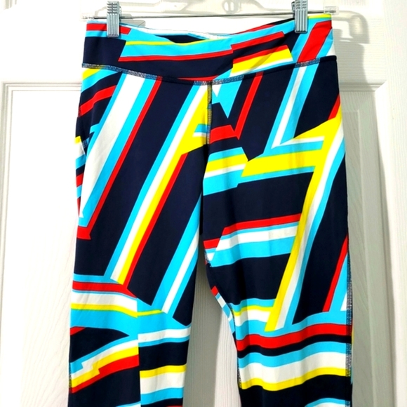 Reebok Play Dry Women's Geometric Print Leggings Size S - Picture 3 of 14